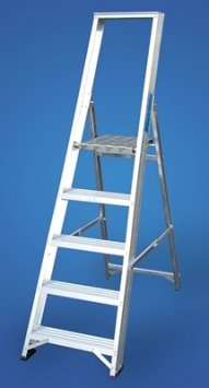 7 TREAD MEDIUM DUTY CLASS 1 PLATFORM STEP