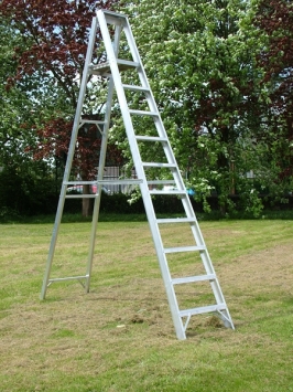 16 TREAD EXTRA-HEAVY DUTY CLASS 1 PLATFORM STEPS