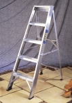 8 TREAD HEAVY DUTY CLASS 1 BUILDERS STEPS